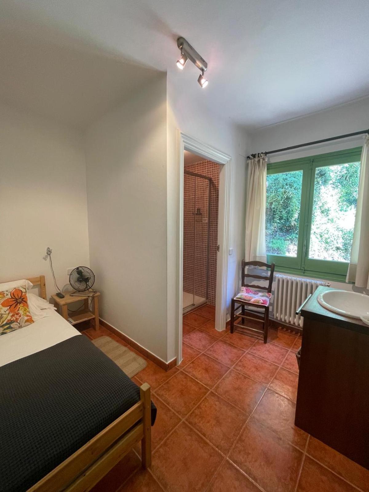 Hostal L'Ou De Reig Montseny Ngoại thất bức ảnh