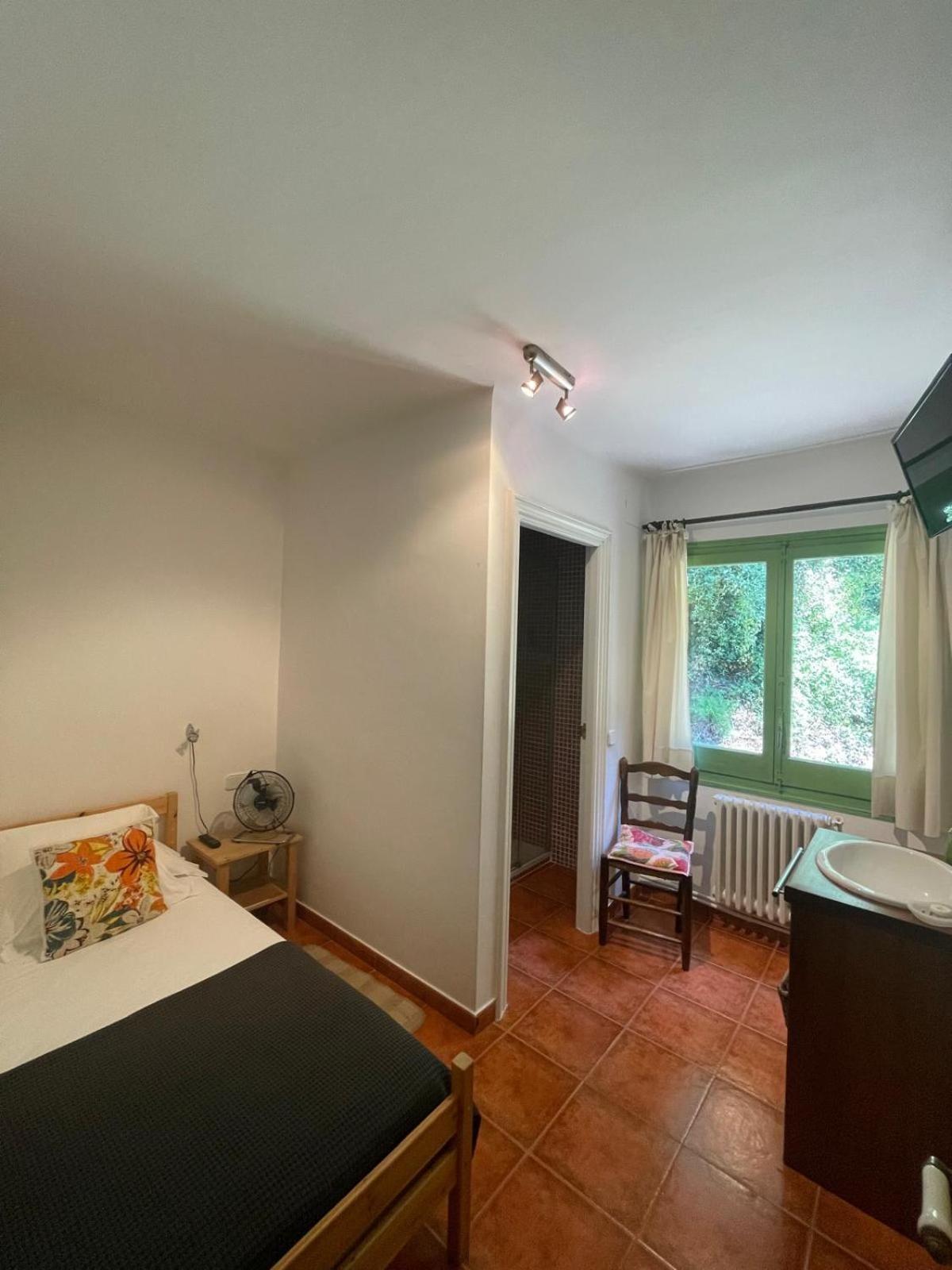 Hostal L'Ou De Reig Montseny Ngoại thất bức ảnh