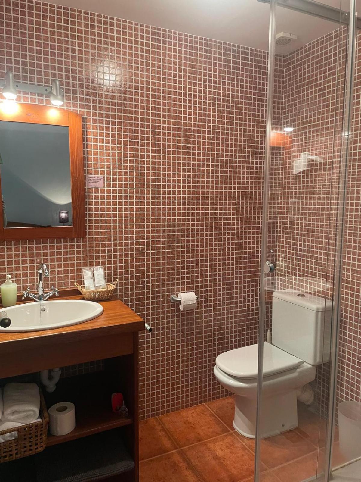 Hostal L'Ou De Reig Montseny Ngoại thất bức ảnh