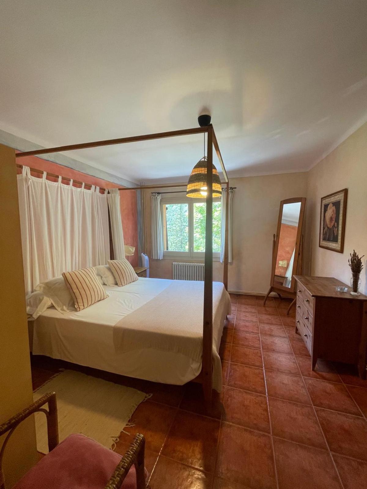Hostal L'Ou De Reig Montseny Ngoại thất bức ảnh