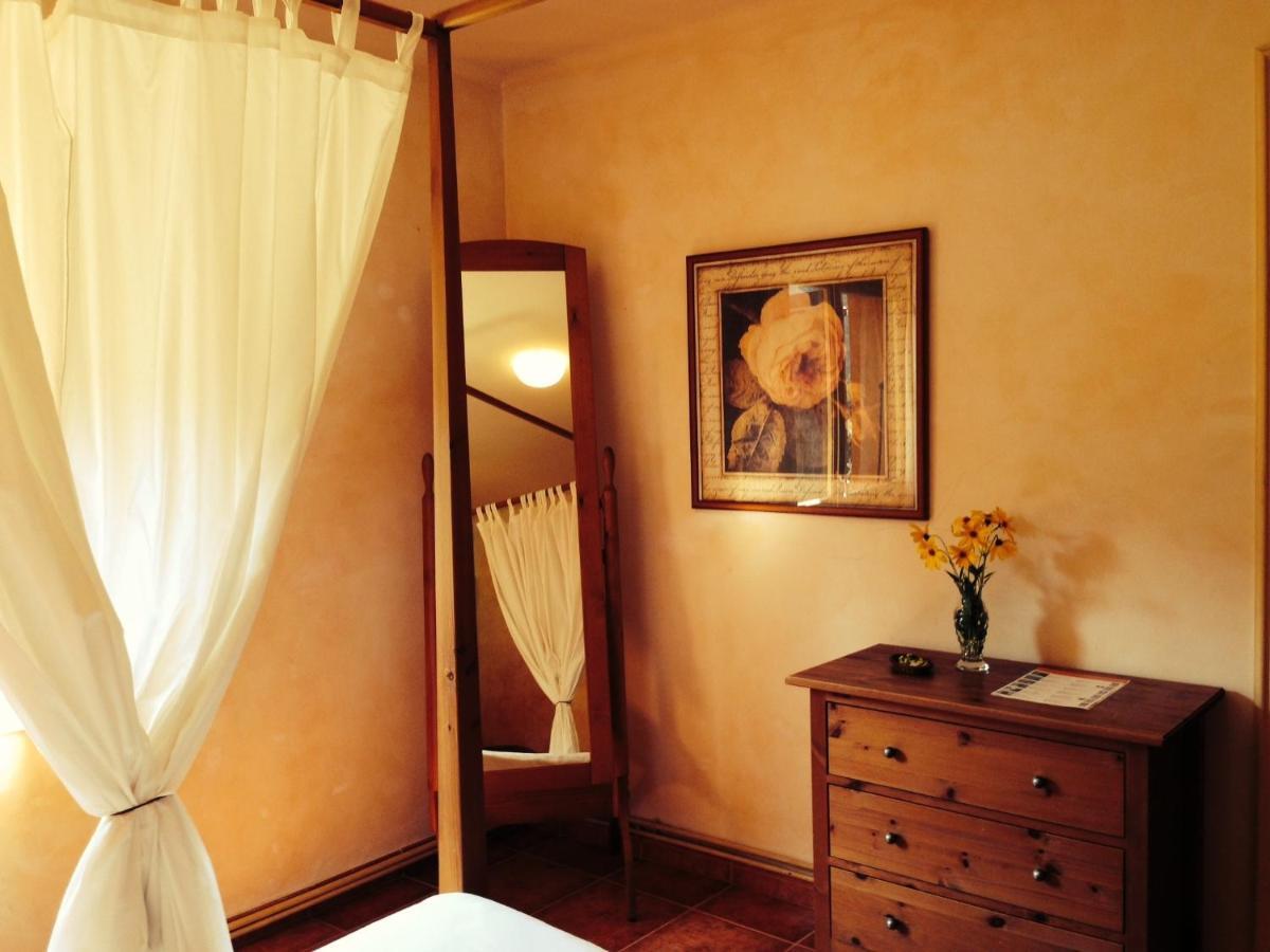 Hostal L'Ou De Reig Montseny Ngoại thất bức ảnh